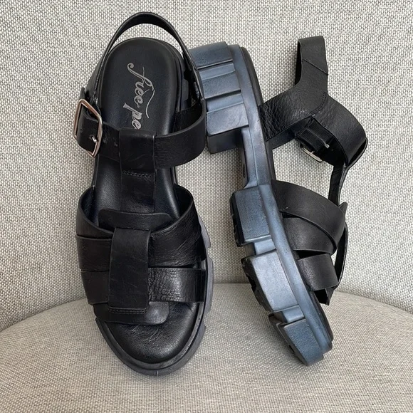 Super Cute 💕 Free People Brooks black fisherman sandals!! - Picture 12 of 14